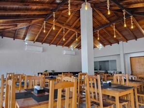 Free daily buffet breakfast - Hotéis Tropical Jardim (Jardim)