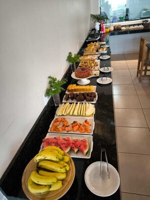 Free daily buffet breakfast  - Hotéis Tropical Jardim (Jardim)