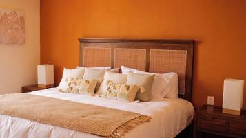 Deluxe-Apartment, Stadtblick | Laptopgeeigneter Arbeitsplatz, kostenloses WLAN