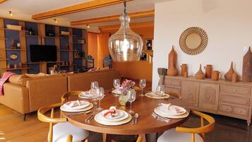 Familienapartment, Stadtblick | Esszimmer