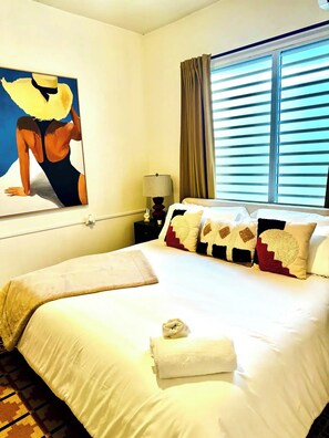 3 bedrooms, iron/ironing board, WiFi, bed sheets - Casa Luz 1C Beautiful Spanish Style 3/2 Lots of Space Great Location (San Juan)