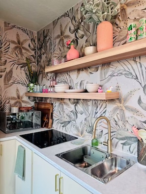 Private kitchen - Casa Luz 3A Beautiful Private Rooftop Stylish King Great Location (San Juan)