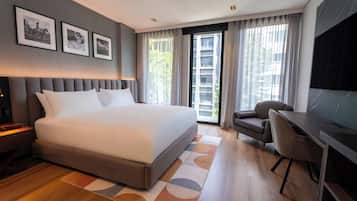 Classic Room, City View | Desk, laptop workspace, blackout curtains, free WiFi