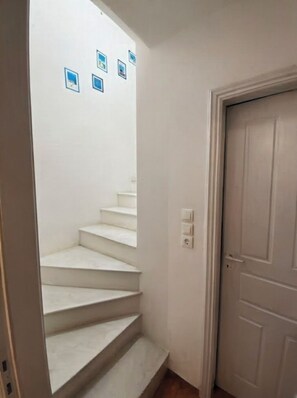 Interior - Family-Friendly Naxos House with Sea View Balcony (Naxos)