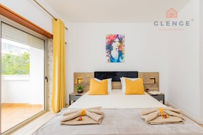 2 habitaciones, tabla de planchar con plancha y ropa de cama 