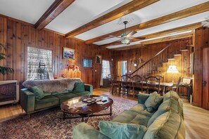 Luokittelematon kuva, 2 kautta 37, painike