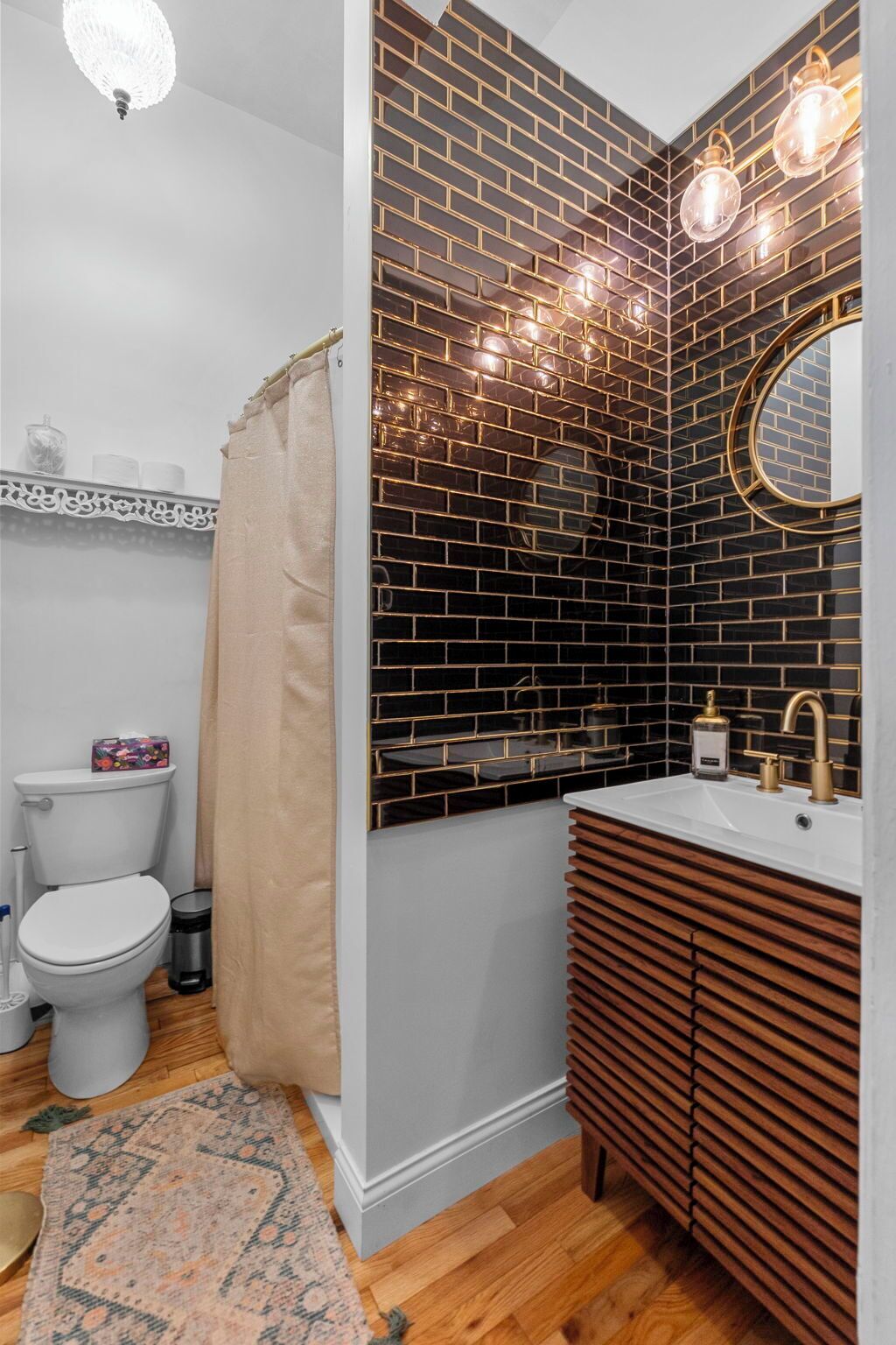 House | Bathroom | Hair dryer, bidet, towels, soap