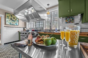 Luokittelematon kuva, 4 kautta 37, painike