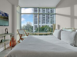 2 bedrooms, desk, iron/ironing board, travel cot - Chic 2BR condo in the heart of Orlando Downtown (Orlando)