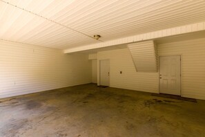 Interior - House # 21 Sure Catch Not Pet-friendly (Leesburg)