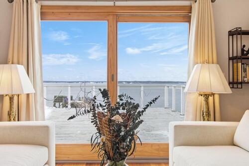 Long Island Retreat at Sunset Landing close to Portland, Maine