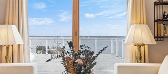 Long Island Retreat at Sunset Landing close to Portland, Maine