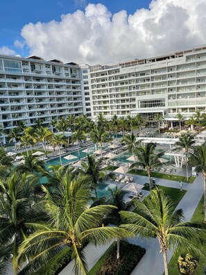 Unclassified image, 5 of 10, button