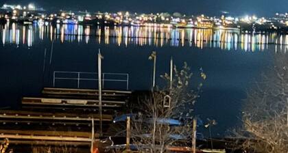 Beautiful Private Lakefront Sanctuary Canada's Warmest Paradise