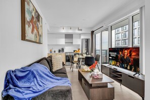 Unclassified image, 5 of 34, button