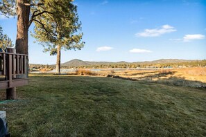 Property grounds - Cozy Lakefront Retreat w/ Views & Fireplace (Big Bear Lake)