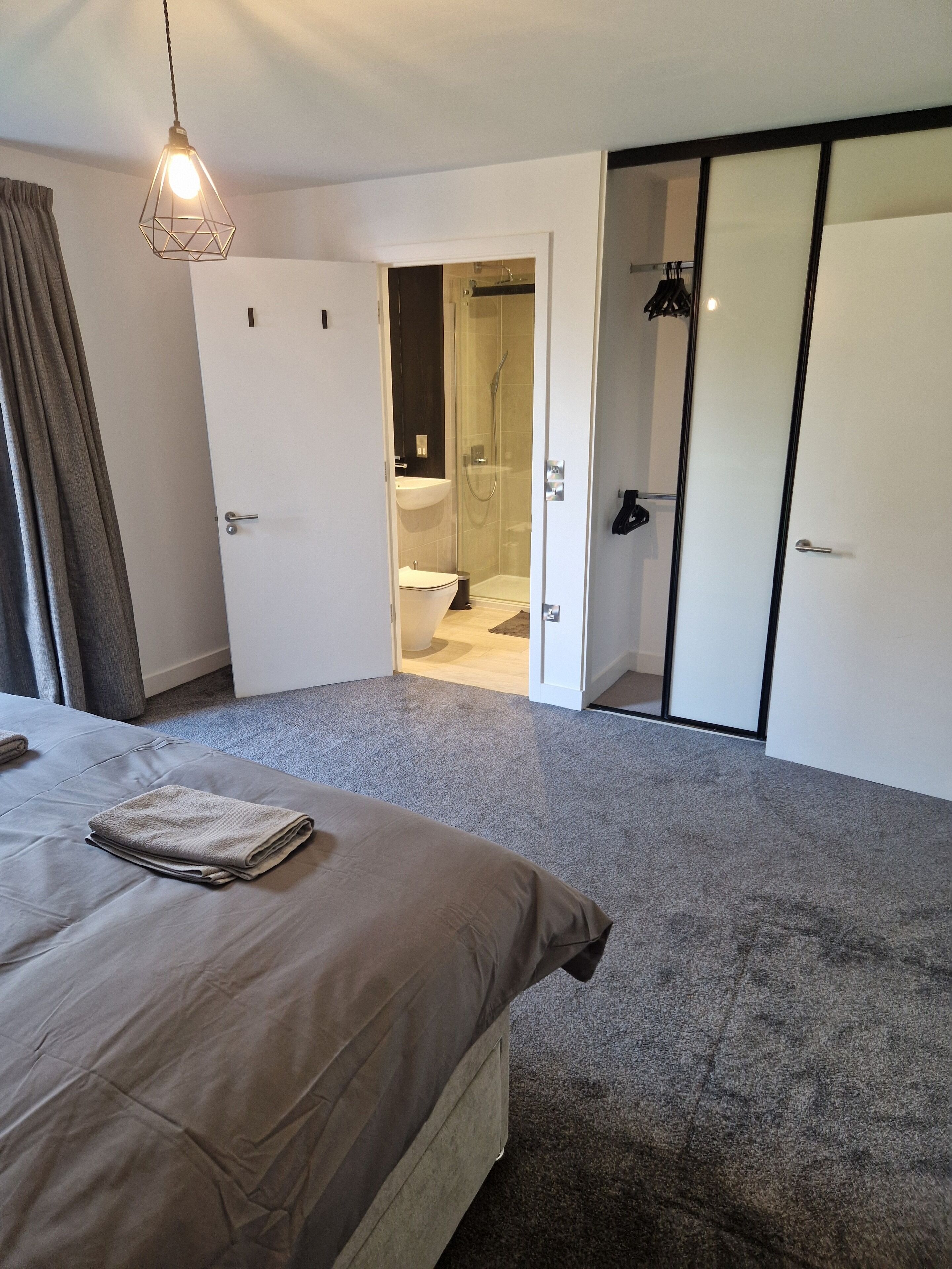 2 bedrooms, iron/ironing board, WiFi (free), bed sheets