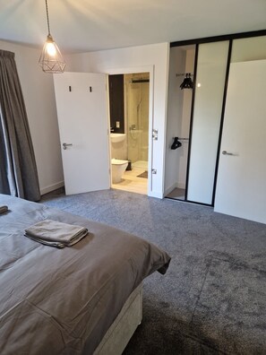 2 Schlafzimmer, Bügeleisen/Bügelbrett, kostenloses WLAN, Bettwäsche