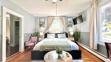 2 bedrooms, desk, iron/ironing board, WiFi