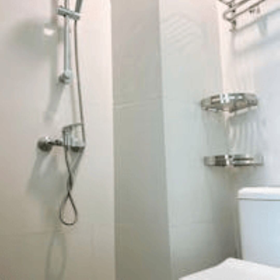 Bathroom | Shower, rainfall showerhead, free toiletries, hair dryer
