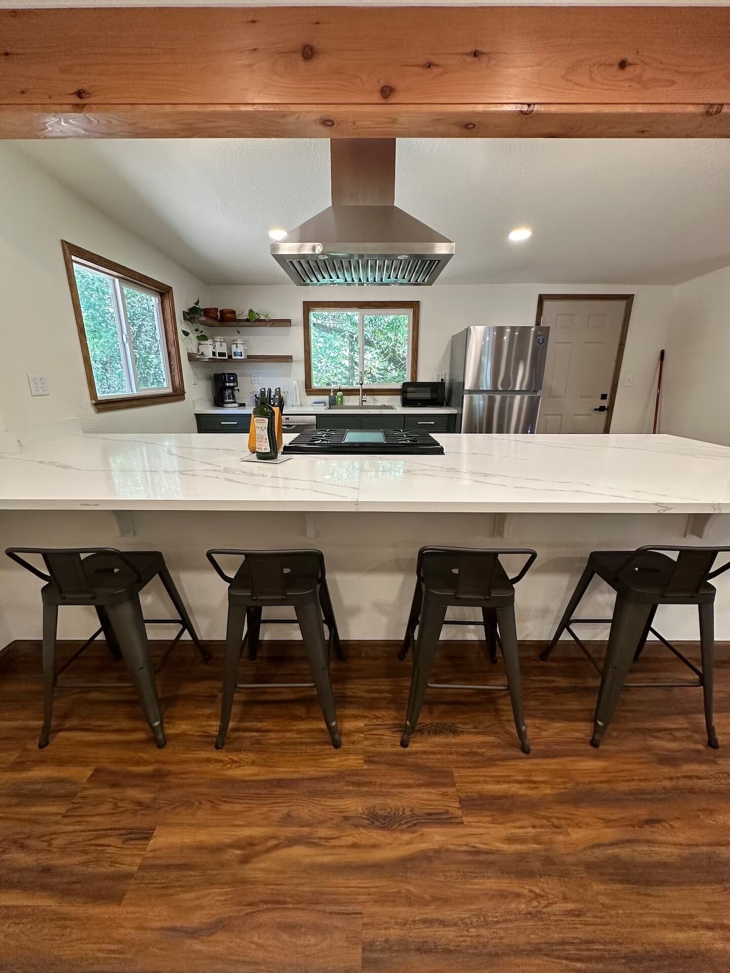 Mikroaaltouuni, uuni, liesi, astianpesukone