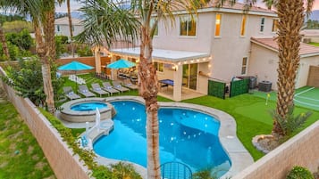 Piscine extérieure, piscine chauffée