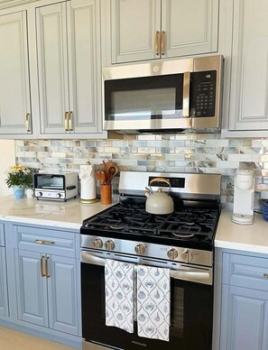 Unclassified image, 4 of 22, button