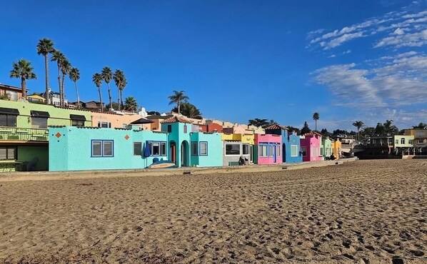 Unclassified image, 1 of 22, button