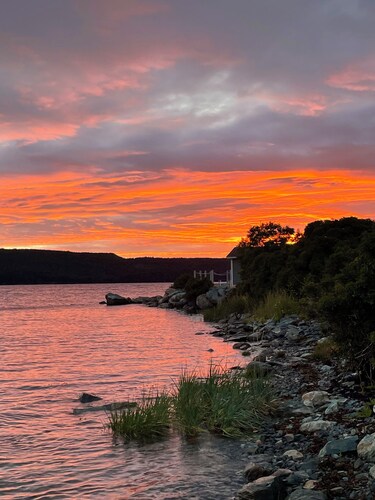 Where Your Heart’s Content
Glamper w/firepit 
Waterfront
Centrally Located
