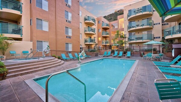 Unclassified image, 1 of 14, button