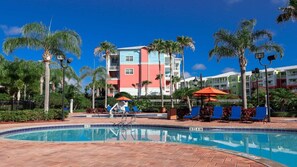 Luokittelematon kuva, 5 kautta 30, painike