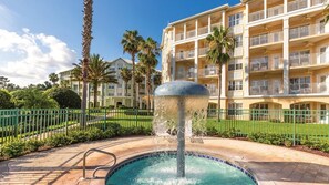 Outdoor spa tub - Orlando 2BR Deluxe at Kingstown Reef – Pools, Near Disney & Universal (Orlando)