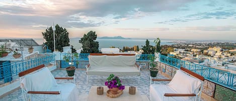 Comfort House, Bay View | Terrace/patio