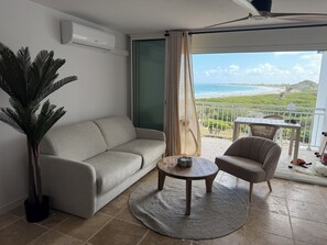 Smart TV - Cosy accommodation with sea view and swimming pool (Cul-de-Sac)