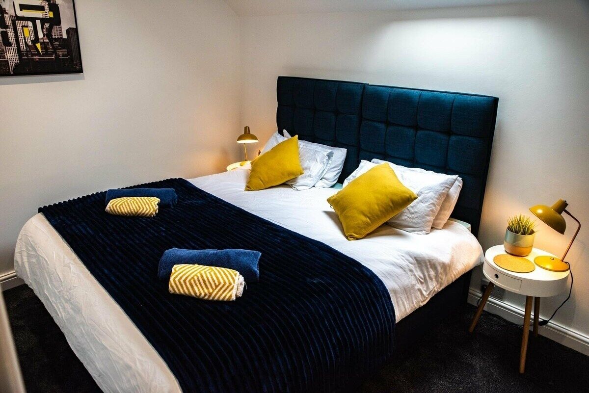 5 bedrooms