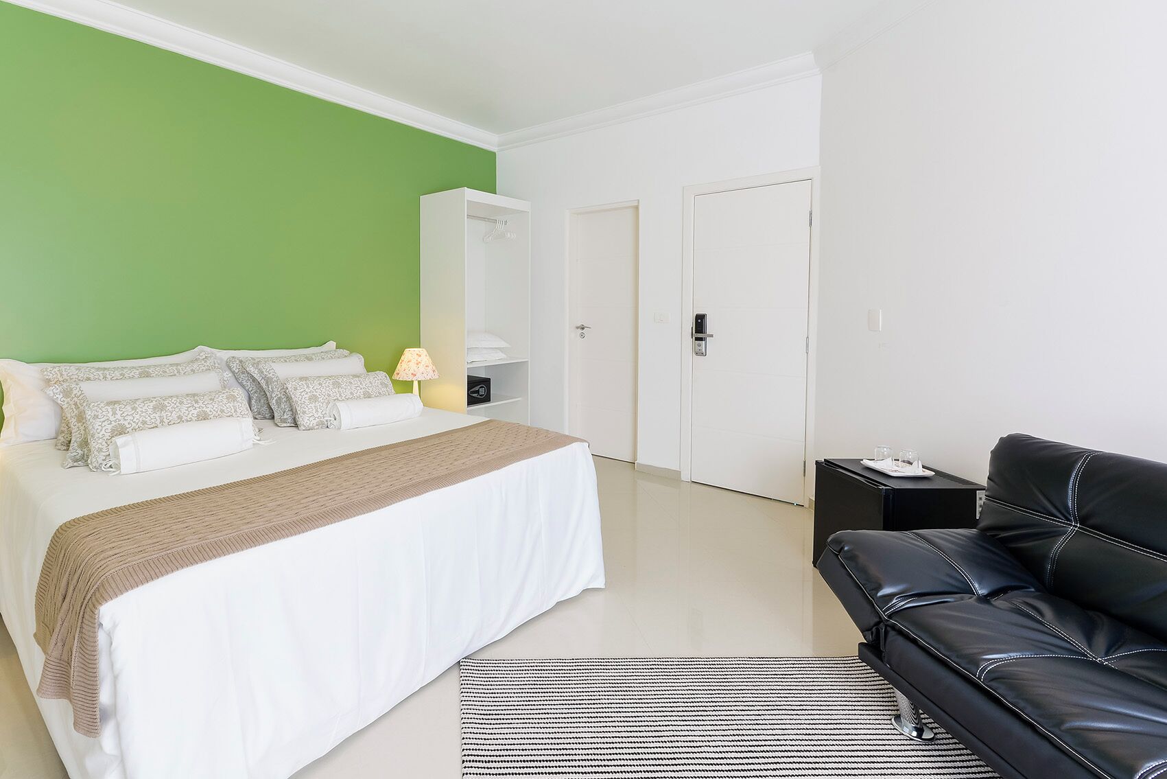 Habitació triple Deluxe | Caixa forta a l'habitació i wifi gratuïta 