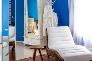 In-room safe, free WiFi, bed sheets - Louise Village (São Sebastião)