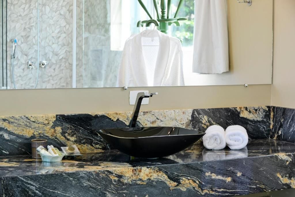 Phòng 3 Superior, 1 giường cỡ king, quang cảnh thành phố | Phòng tắm | Buồng tắm vòi sen, đồ dùng nhà tắm miễn phí, máy sấy tóc, khăn tắm 