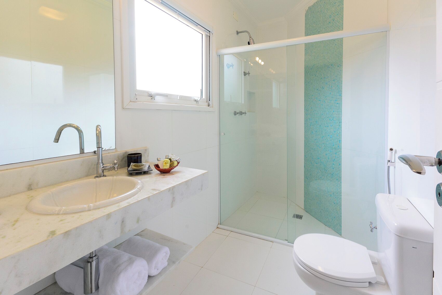 Phòng 3 Deluxe | Phòng tắm | Buồng tắm vòi sen, đồ dùng nhà tắm miễn phí, máy sấy tóc, khăn tắm 