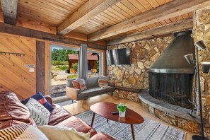 Unclassified image, 2 of 97, button - Basecamp Lodge (Mount Shasta)