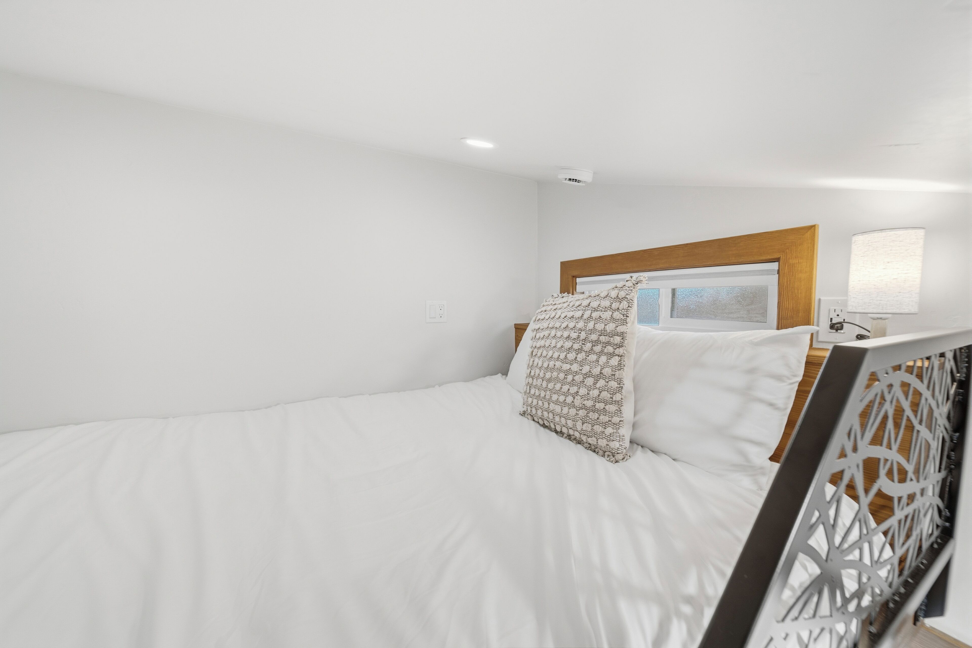 Design Loft, Kitchen, Mountain View | Blackout drapes, free WiFi