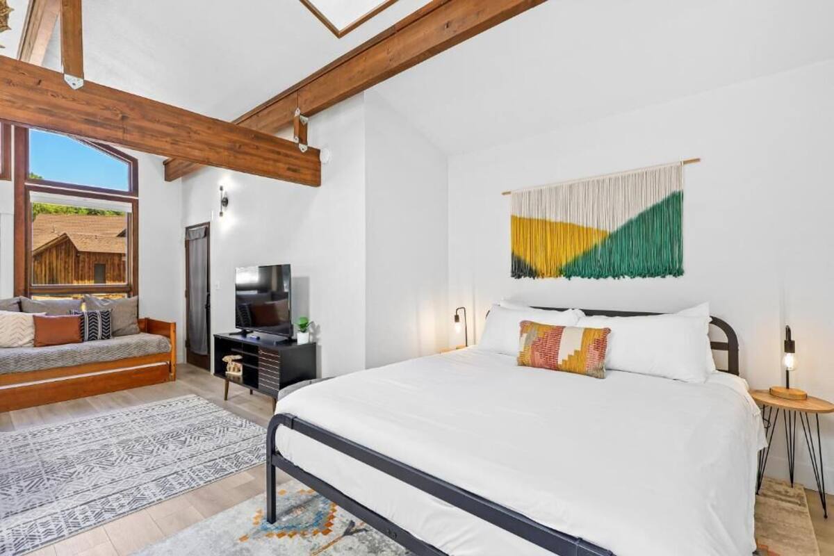 Chalet, Kitchen, Mountain View