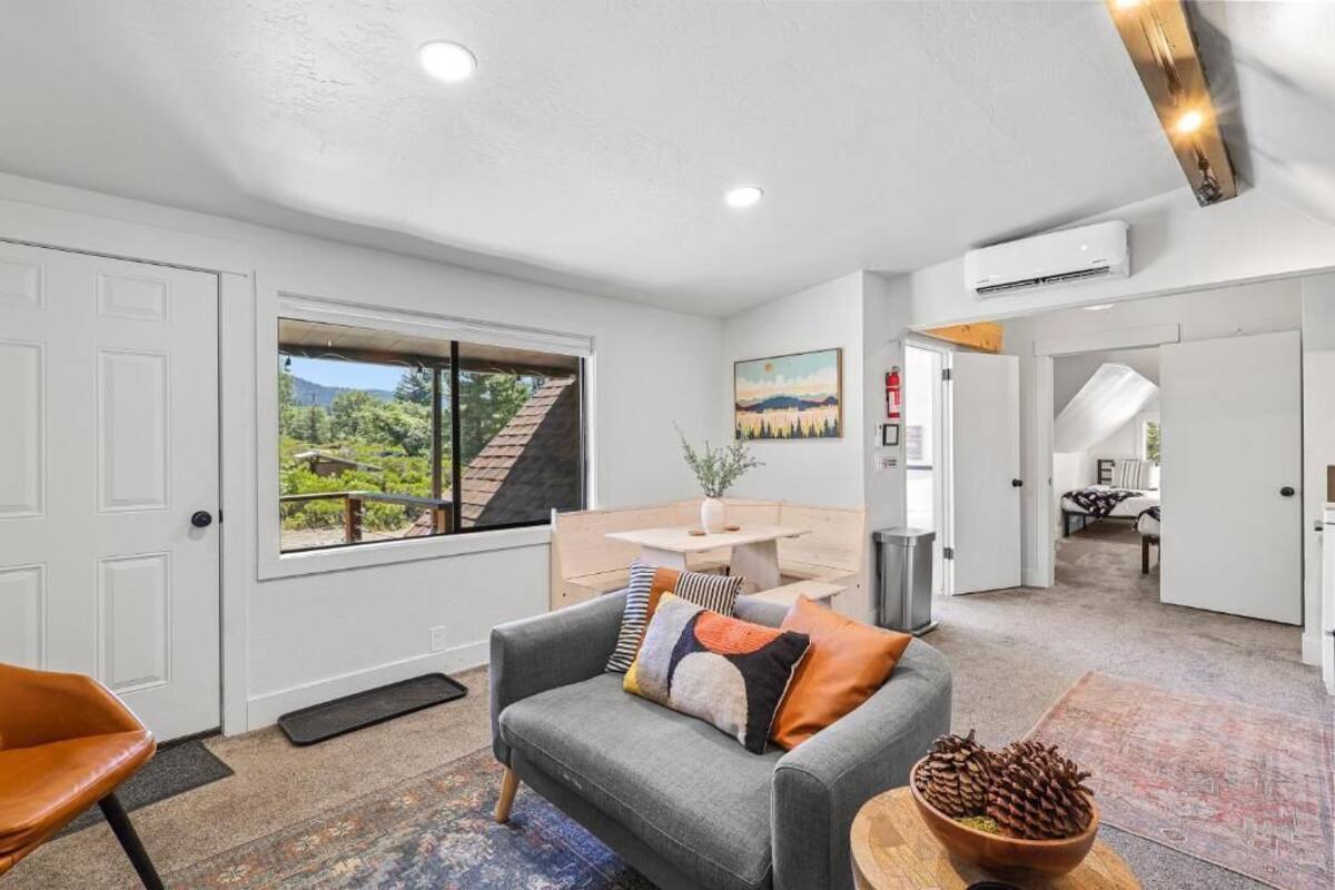 Family Suite, 2 Bedrooms, Kitchen, Mountain View