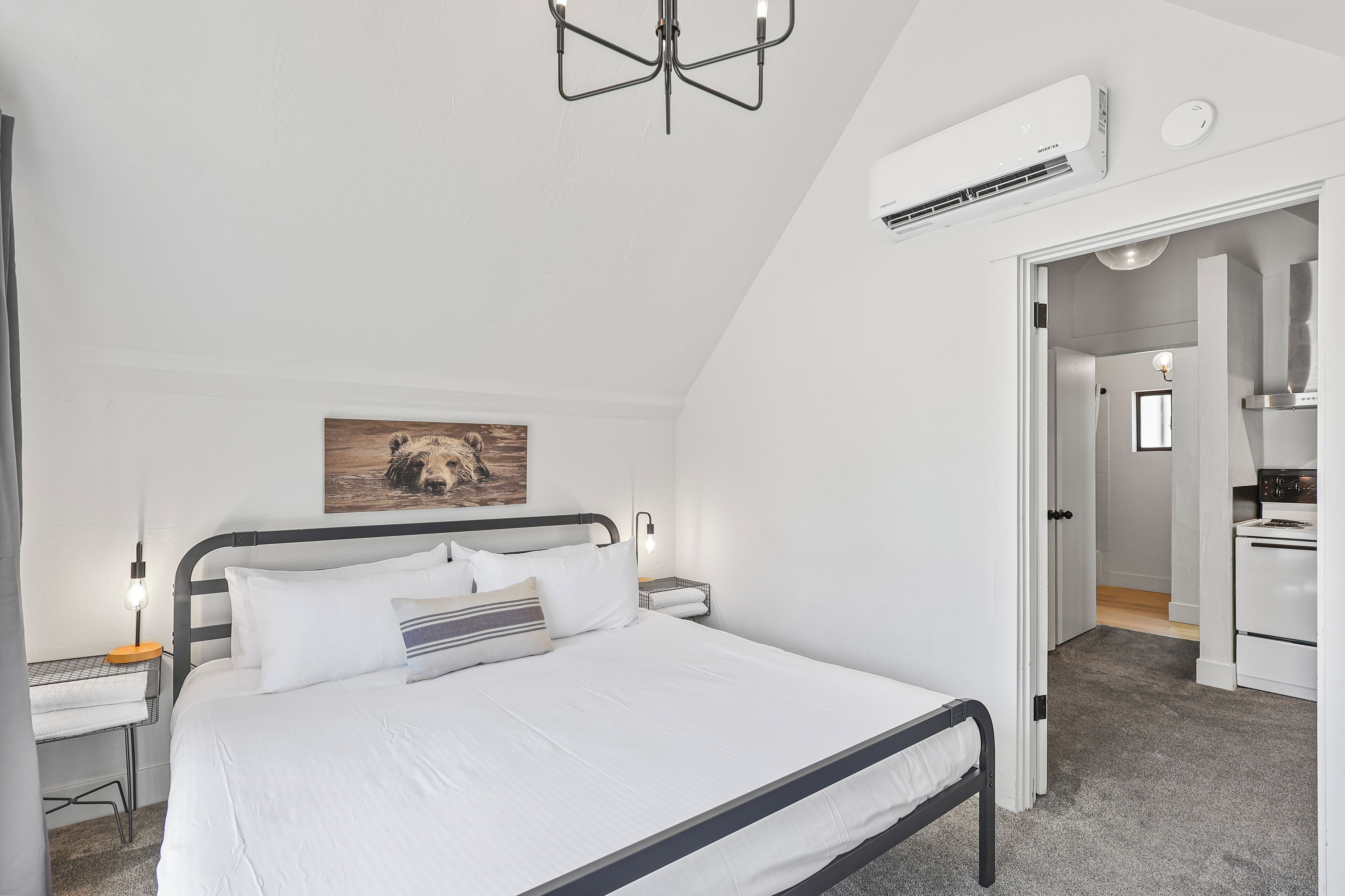 Family Suite, 2 Bedrooms, Kitchen, Mountain View | Blackout drapes, free WiFi