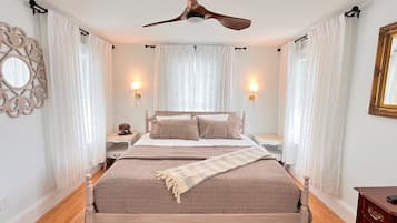 5 bedrooms, desk, iron/ironing board, travel crib