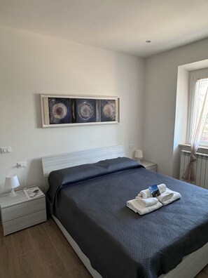 2 bedrooms, iron/ironing board, WiFi, bed sheets - DOMUS SAN DOMENICO - Central - Parking - Wifi (Terracina)