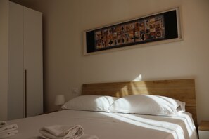 2 bedrooms, iron/ironing board, WiFi, bed sheets - DOMUS SAN DOMENICO - Central - Parking - Wifi (Terracina)