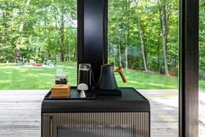 Interior - NEW: Fabulous Glass Contemporary in Kerhonkson (Kerhonkson)
