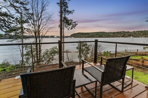 Property grounds - Scenic New Built Waterfront Cabin on Hammersley Inlet Olympic Peninsula (Shelton)