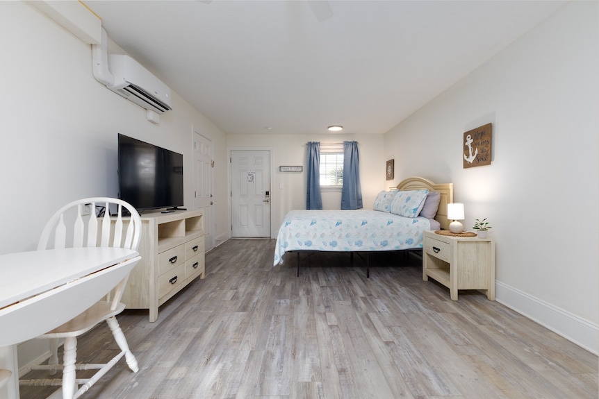 Surf City Stay - Walk To Beach - Seasonal Pool - Surf City, NC
